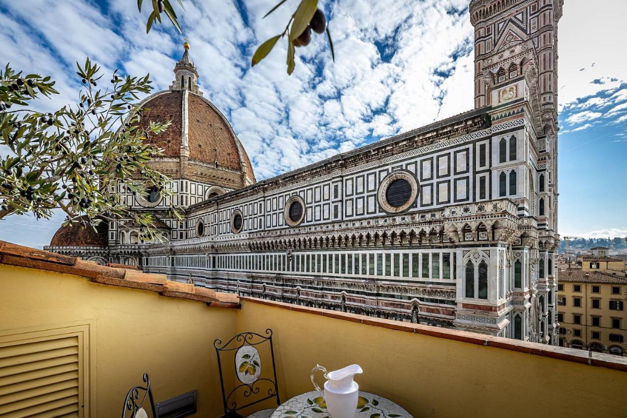 Palazzo Gamba Apartments Al Duomo Florence Luaran gambar