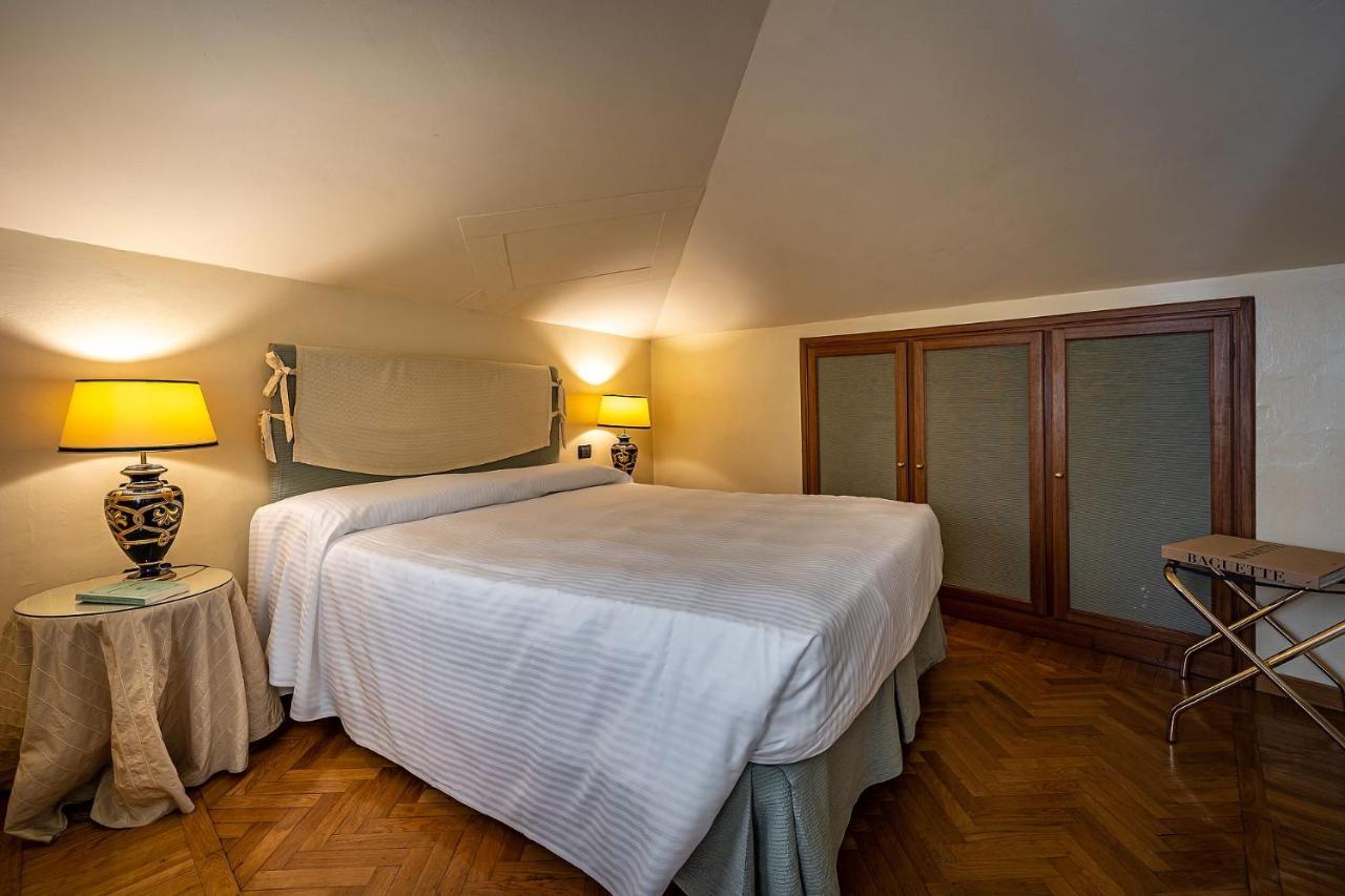 Palazzo Gamba Apartments Al Duomo Florence Luaran gambar