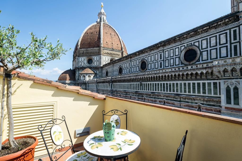 Palazzo Gamba Apartments Al Duomo Florence Luaran gambar