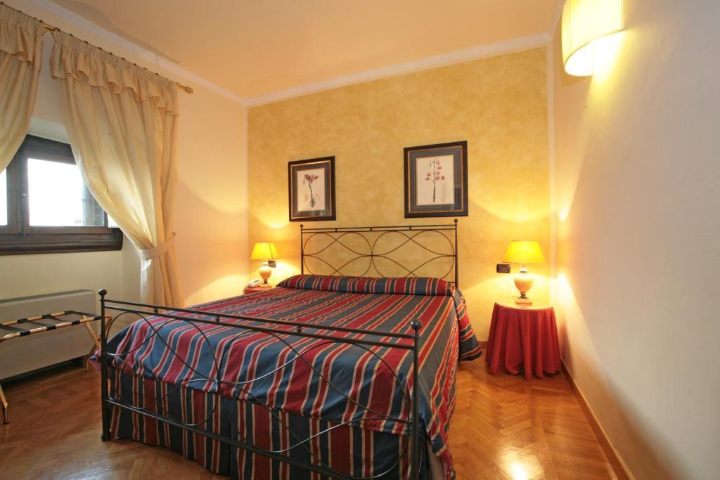 Palazzo Gamba Apartments Al Duomo Florence Bilik gambar